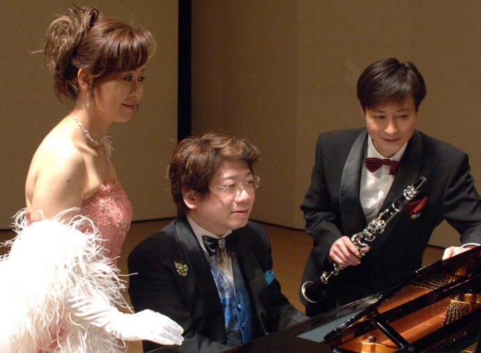スーパートリオ
