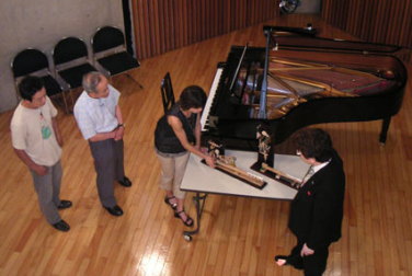 �O�����h�s�A�m�ƃA�b�v���C�g�s�A�m�̃A�N�V����������ׂăs�A�m�̍\����m��